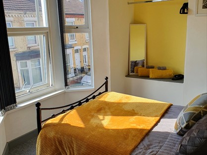 Room in a Shared House, Dial Street, L7