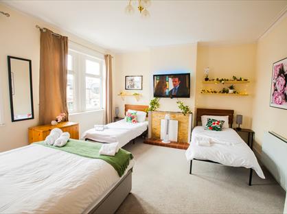 2 Bed Flat, Park Road, KT2