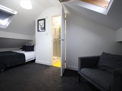 Room in a Shared House, Barton Road, M30