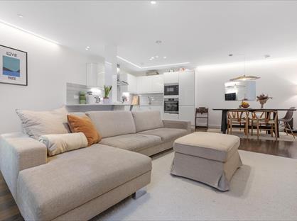 3 Bed Maisonette, Dray House, N1