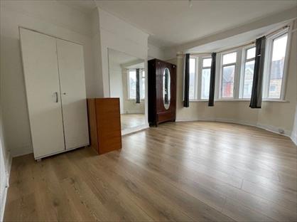3 Bed Terraced House, Fernbank Avenue, HA0