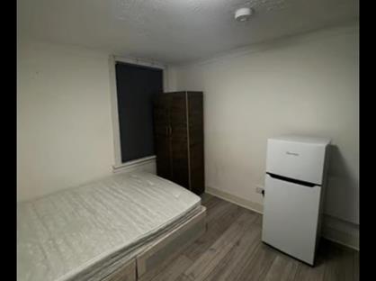 Studio Flat, Dunbar Road, E7