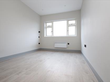 2 Bed Flat, Penistone Road, SW16