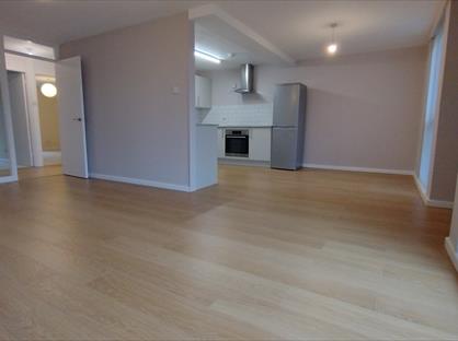 2 Bed Flat, Bridge Road, BS8