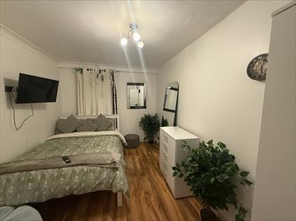Room in a Shared Flat, Upper Richmond Road, SW15