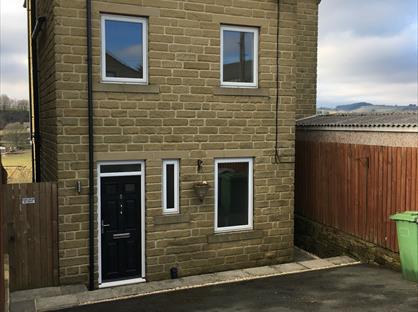 3 Bed Detached House, Upper Bank End Road, HD9