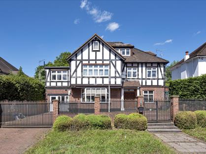 Room in a Shared House, Watford Way, NW7