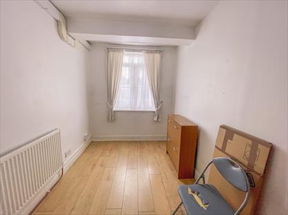 Studio Flat, Kember Street, N1