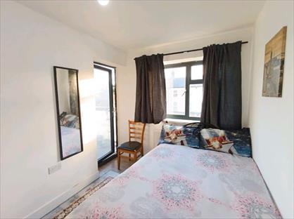 Room in a Shared Flat, Barking Road, E6