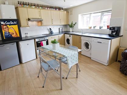 4 Bed Flat, Neill Road, S11