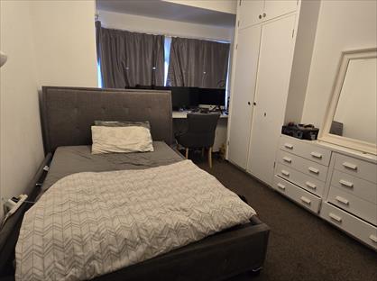 Room in a Shared House, Gander Green Lane, SM3