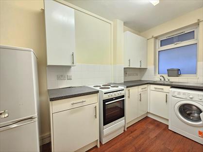 Studio Flat, Tissington Court, SE16