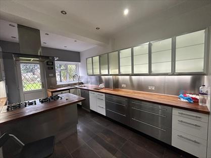 5 Bed Semi-Detached House, Harlington Road, UB8