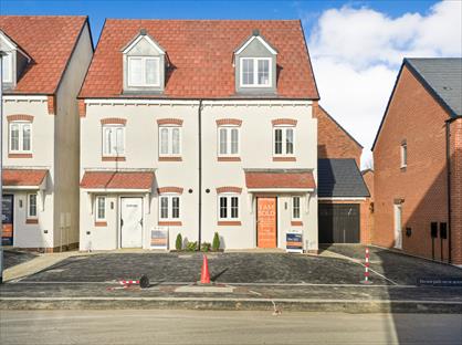 3 Bed Semi-Detached House, Hopper Road, NG24