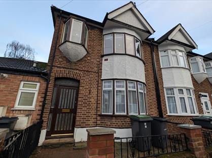 3 Bed Terraced House, Worcester Avenue, N17