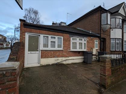 2 Bed Bungalow, Worcester Avenue, N17