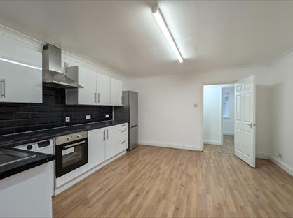 2 Bed Bungalow, Worcester Avenue, N17