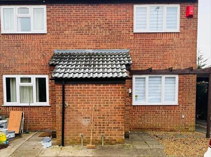 2 Bed Semi-Detached House, Penda Close, LU3