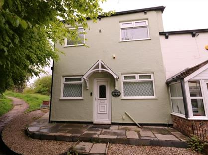 2 Bed Semi-Detached House, Knott Fold, SK14