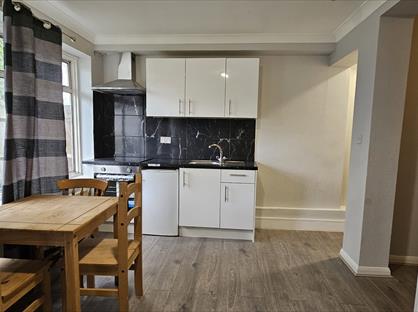 Studio Flat, Whitchurch Lane, HA8