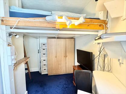 Room in a Shared House, Hanson Street, W1W