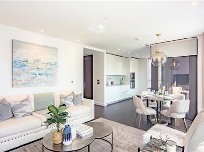 2 Bed Flat, Thornes House, SW11