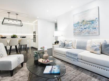 2 Bed Flat, Thornes House, SW11