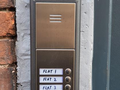 Studio Flat, St. John Street, WS13