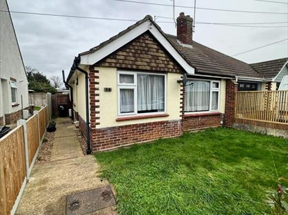 2 Bed Bungalow, Windmill Park, CO15
