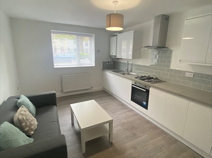 2 Bed Flat, Maindy, CF14