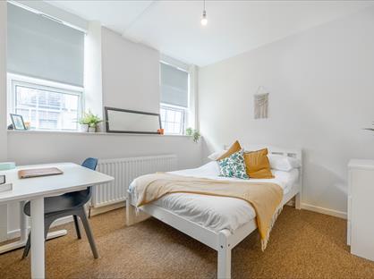 8 Bed Flat, Trafalgar Street, S1