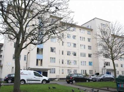 Room in a Shared Flat, Moberly Road, SW4