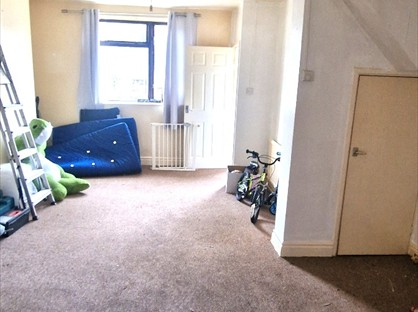 3 Bed Terraced House, Penrhyn Terrace, NP24