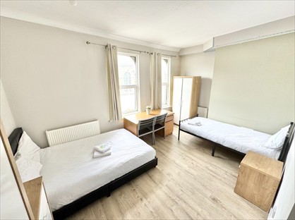 Room in a Shared House, Railway Street, ME4