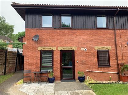 2 Bed Flat, Brookdene, SN25