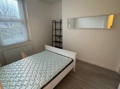 1 Bed Flat, Beethoven Street, W10