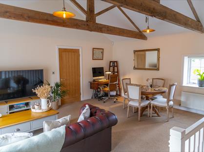 2 Bed Flat, The Stables, HU16