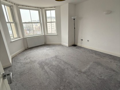 2 Bed Flat, Beauchamp Court, BN21