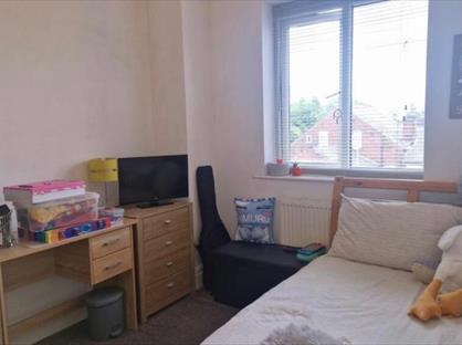 2 Bed Flat, Dannison Avenue, M20