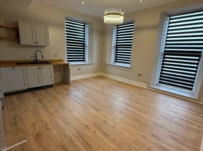 2 Bed Flat, Tudor House, HD6