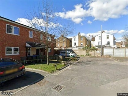 Studio Flat, Gillett Road, CR7