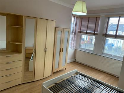 2 Bed Flat, Green Lanes, N8