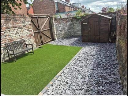 Room in a Shared House, Poulton Road, CH44