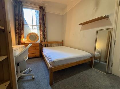 Room in a Shared House, Harberson Road, SW12