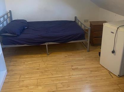 Room in a Shared House, Ilford, IG1