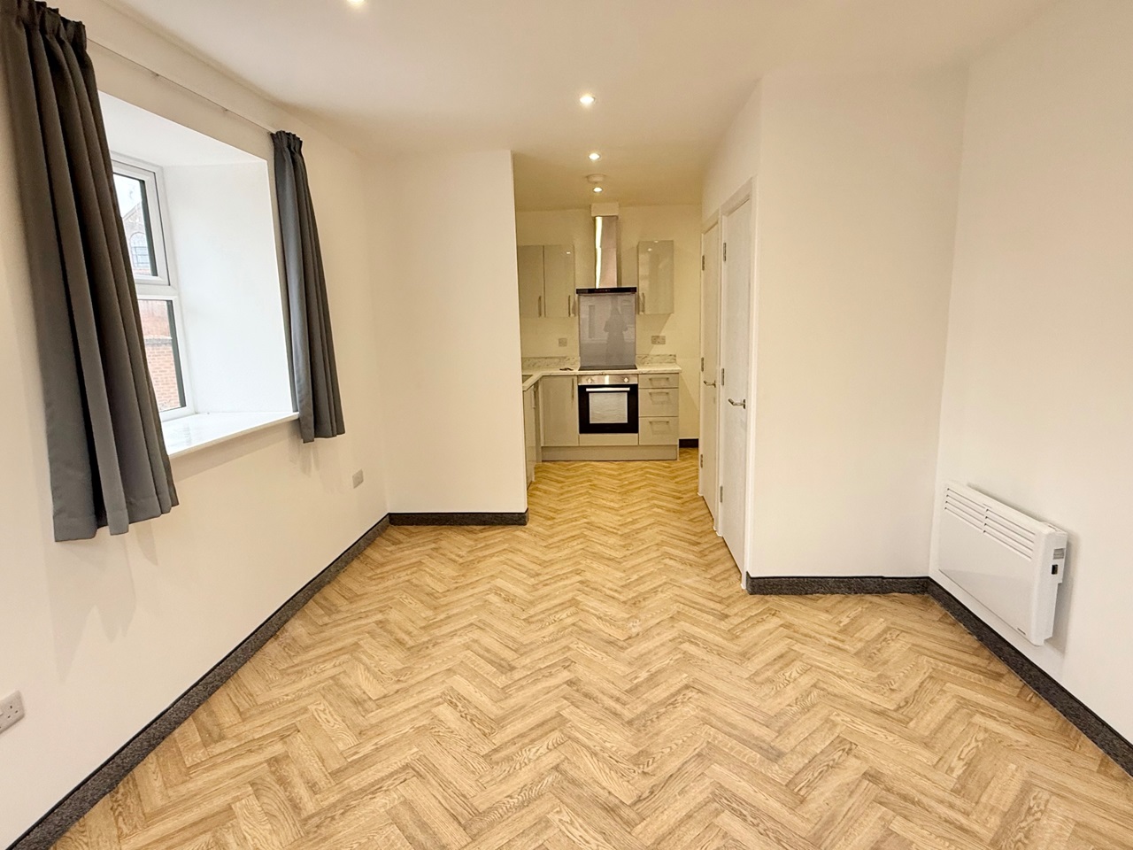 2 Bed Flat, Fleet Street, LE1 photo 2