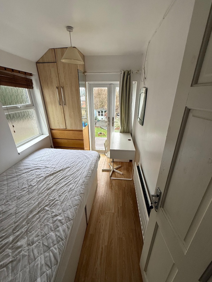 Additional image 6 of Room in a Shared House, Stepping Lane, DE1, N1 7GU