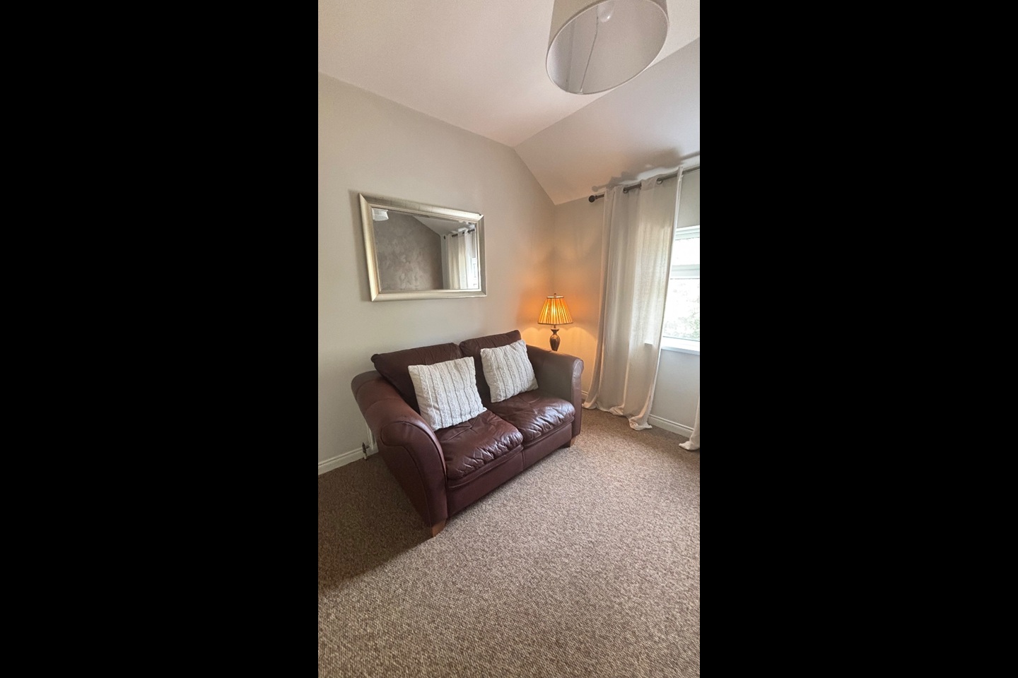1 Bed Flat, Upper Newtownards Road, BT4 photo 2
