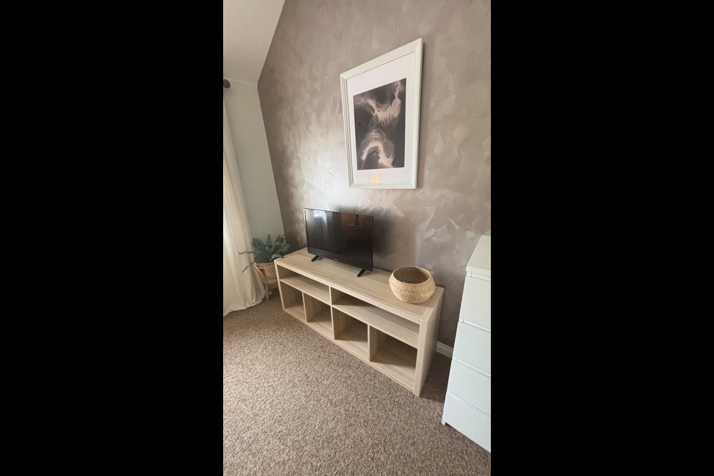 1 Bed Flat, Upper Newtownards Road, BT4 photo 4