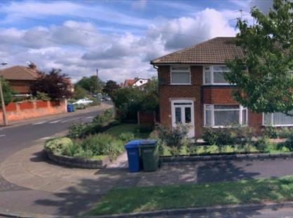 3 Bed Semi-Detached House, Queensway, SK8